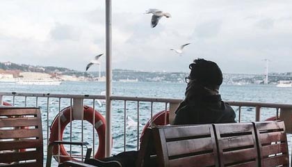 拉波尔塔与莱万沙特之旅亲密会见全球巴萨球迷|巴塞罗那|罗伯特·莱万多夫斯基|马西普|恩里克|西班牙皇家足球协会_新浪体育_新浪新闻